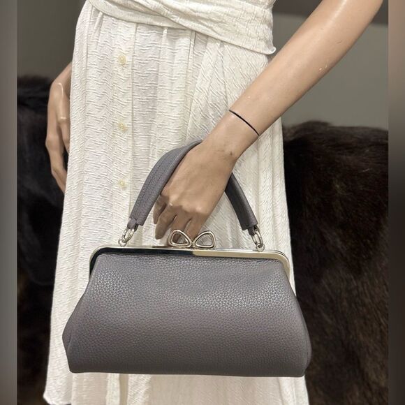 Gray Premium Cowhide Leather Handmade Bow Shaped Kisslock Baguette Bag/Crossbody - Picture 4 of 16